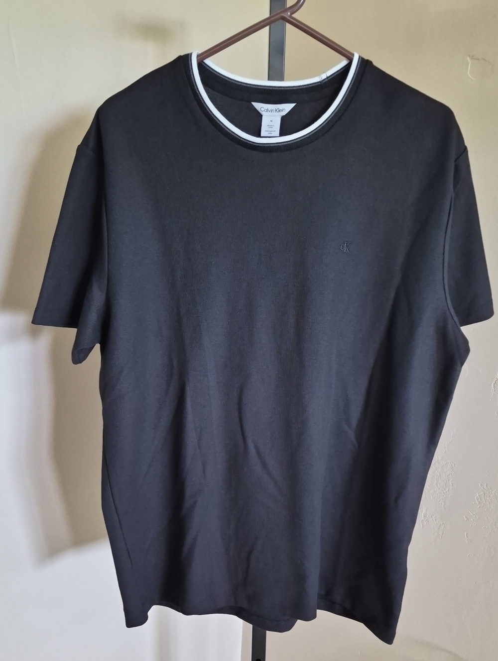 Calvin Klein Men's Black Short Sleeve Crew Neck Tee with White-Trim Size Medium